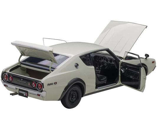 Nissan Skyline 2000GT-R (KPGC110) RHD (Right Hand Drive) White 1/18 Model Car by Autoart Autoart