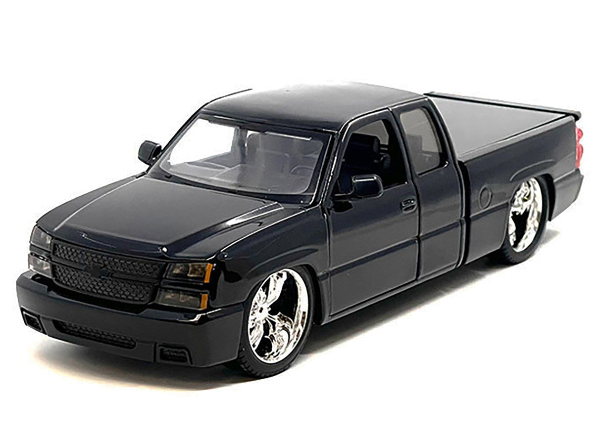 2006 Chevrolet Silverado Custom Pickup Truck Black "Die-Cast Collection" Series 1/25 Diecast Model Car by Motormax Motormax