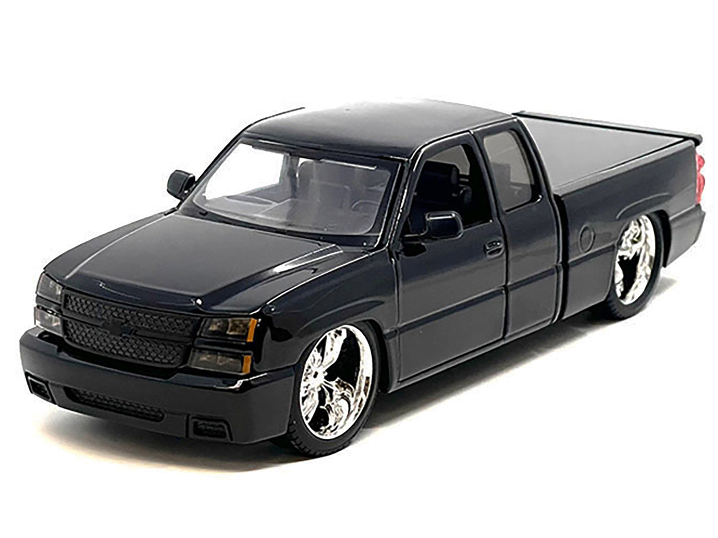 2006 Chevrolet Silverado Custom Pickup Truck Black "Die-Cast Collection" Series 1/25 Diecast Model Car by Motormax