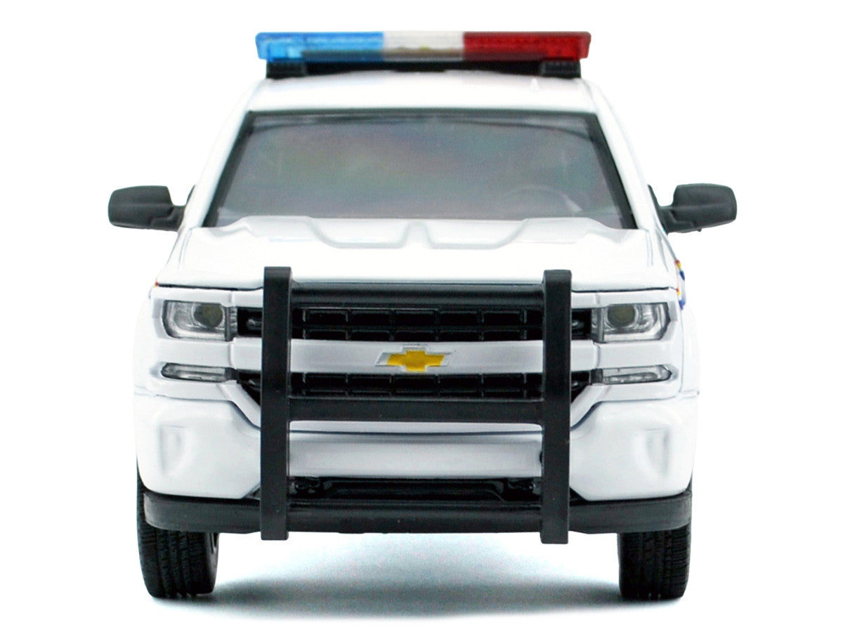 2017 Chevrolet Silverado 1500 LT Z71 Crew Cab Pickup Truck "Royal Canadian Mounted Police" White with Flashing Light Bar and Front and Rear Lights and Sounds "Law Enforcement and Public Service" Series 1/27 Diecast Model Car by Motormax Motormax
