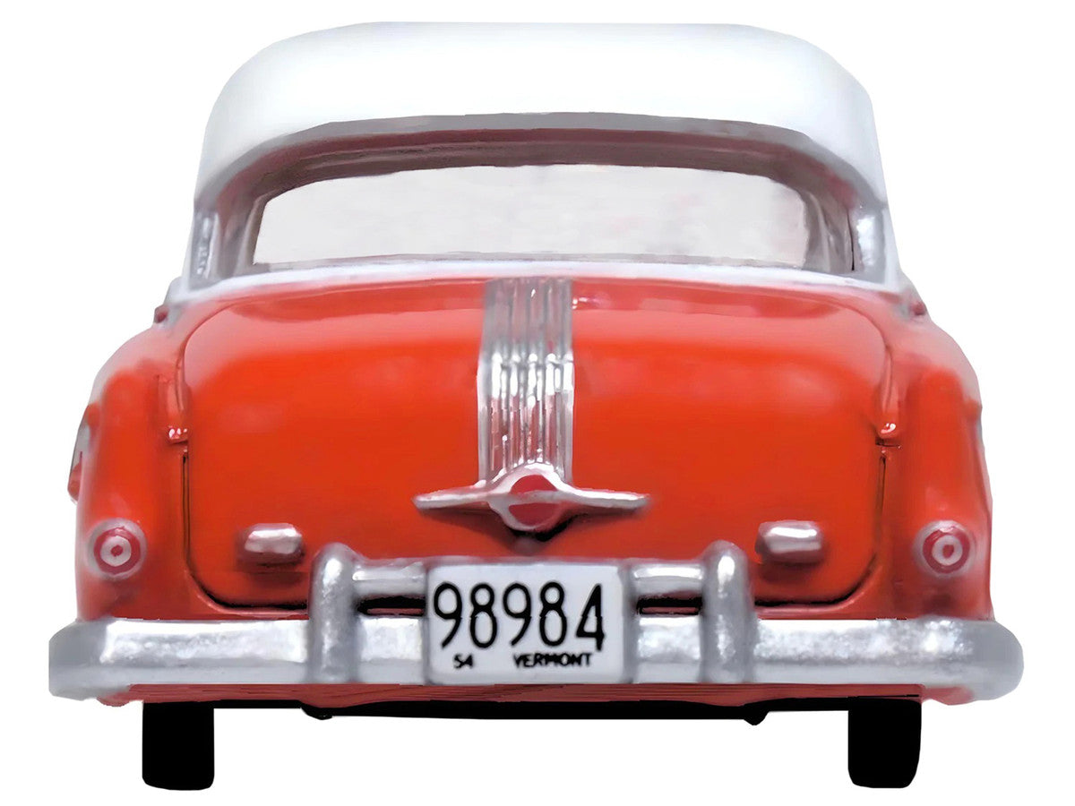 1954 Pontiac Chieftain 4 Door Coral Red with Winter White Top 1/87 (HO) Scale Diecast Model Car by Oxford Diecast Oxford Diecast