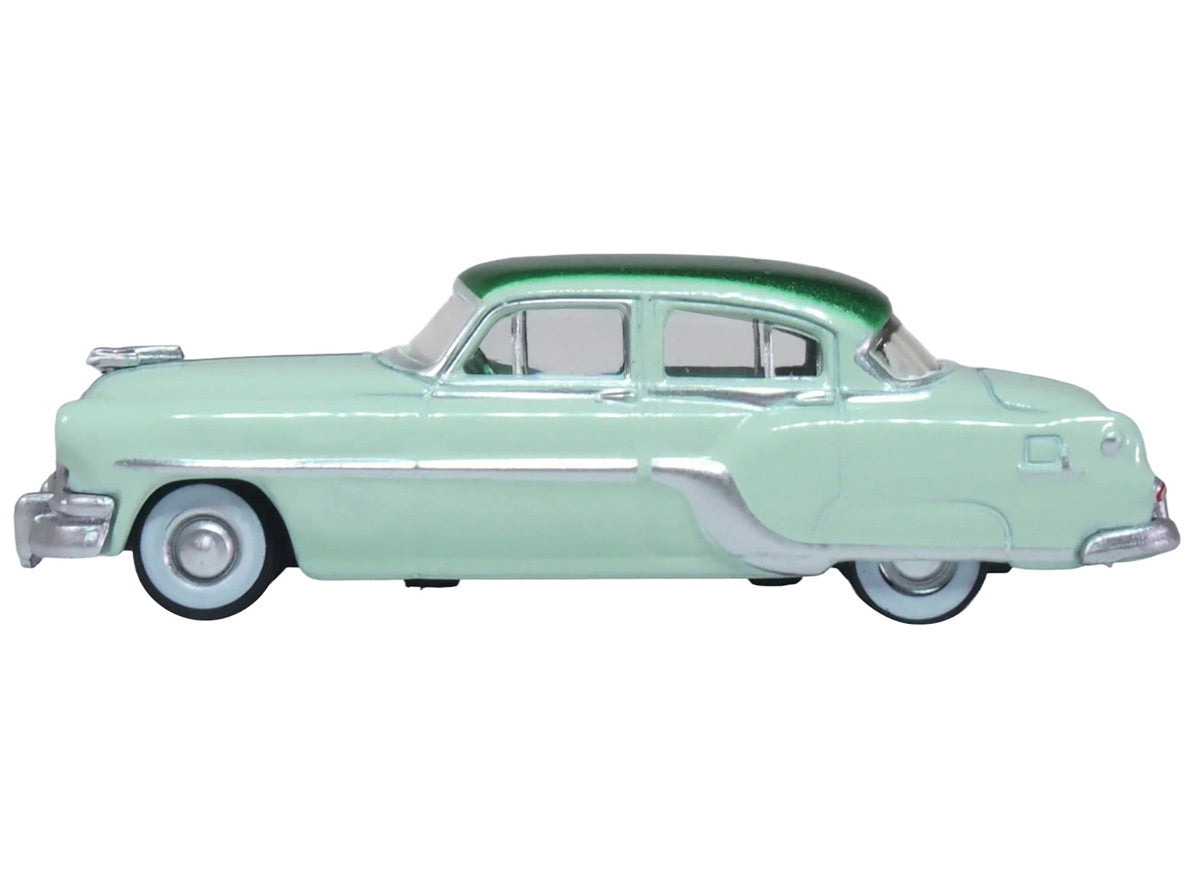 1954 Pontiac Chieftain 4 Door Shannon Green with Brookmere Green Top 1/87 (HO) Scale Diecast Model Car by Oxford Diecast Oxford Diecast