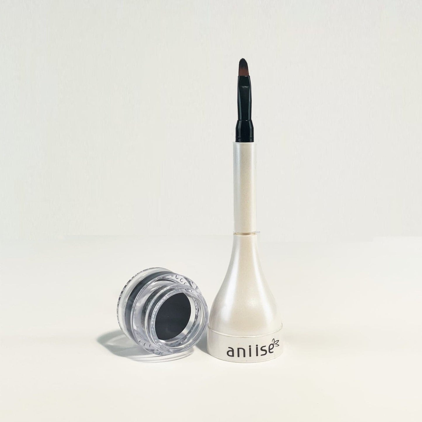 Gel Eyeliner with Built-in Brush LuxuryLifeWay Online Store