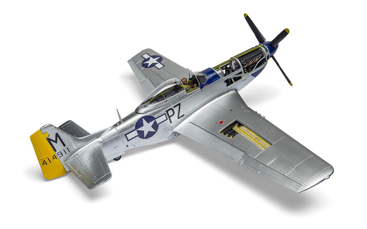 Level 4 Model Kit North American P-51D Mustang Aircraft with 2 Scheme Options 1/24 Plastic Model Kit by Airfix-2