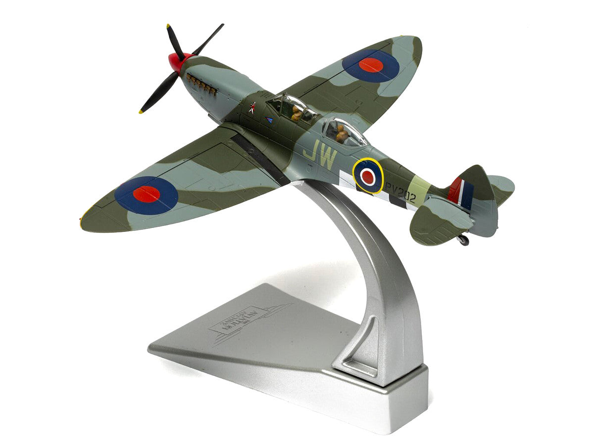 Supermarine Spitfire T.9 Aircraft "PV202 Aerial Collective at Duxford Airfield" British Royal Air Force "The Aviation Archive" Series 1/72 Diecast Model by Corgi-4