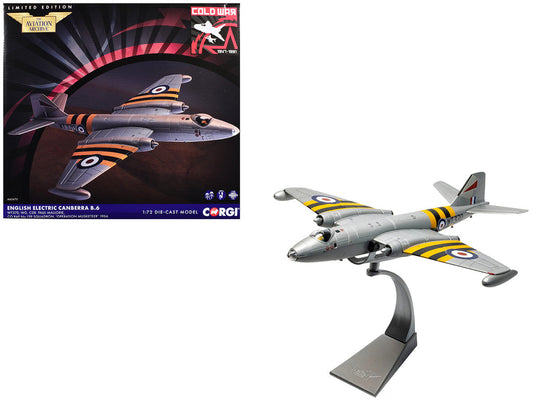 English Electric Canberra B.6 Aircraft "WT370 Wg. Cdr. Paul Mallorie No.139 Squadron Operation Musketeer" (1956) Royal Air Force "The Aviation Archive" Series 1/72 Diecast Model Car by Corgi Corgi