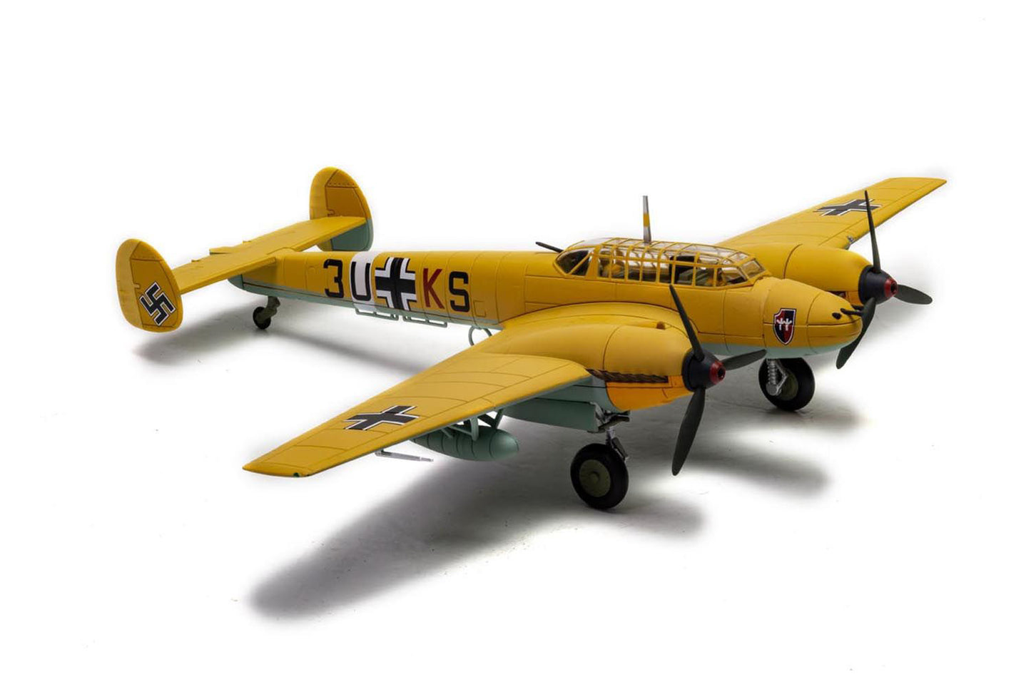 Messerschmitt Bf 110E-2 (Trop) Fighter-Bomber Aircraft "3U+KS 8./ZG 26 Horst Wessel Derna Airfield North Africa" (1941) German Luftwaffe "The Aviation Archive" Series 1/72 Diecast Model by Corgi