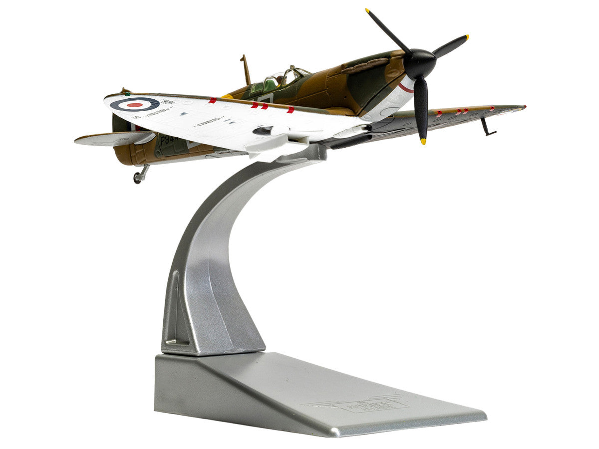 Supermarine Spitfire MkI Fighter Aircraft "P9443 ZD-D Flight Lieutenant Douglas Bader No. 222 Squadron Battle of Britain" (1940) Royal Air Force "The Aviation Archive" Series 1/72 Diecast Model by Corgi-0