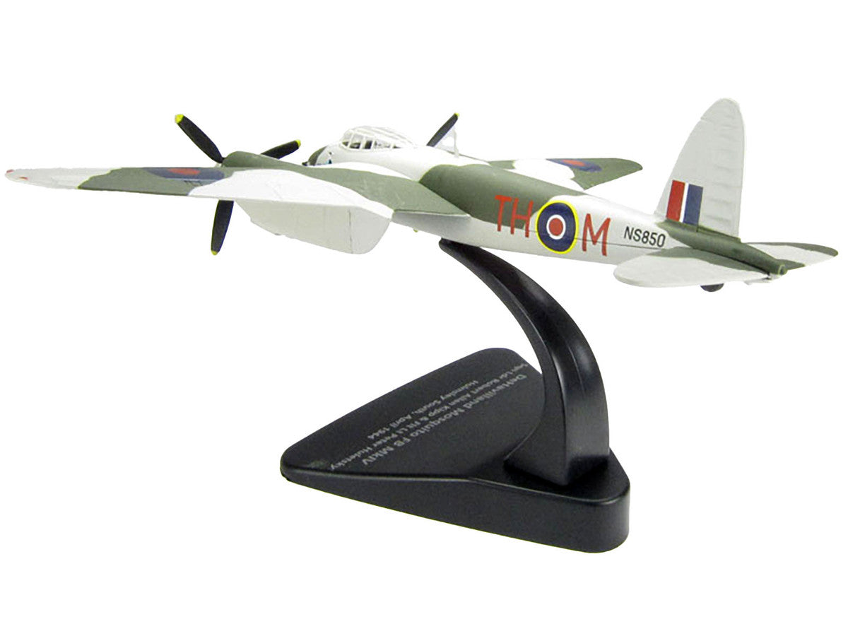 DeHavilland Mosquito FB MKVI Combat Aircraft "Sqd. Ldr. Robert Allen Kip and Flt. Lt. Peter Huletsky Holmsley South" (1944) Royal Air Force "Oxford Aviation" Series 1/72 Diecast Model Airplane by Oxford Diecast Oxford Diecast