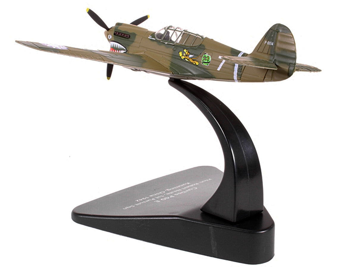 Curtiss P40 E Warhawk Fighter Plane Pilot: Robert Neale 1st Pursuit Squadron Kunming China (1944) "Oxford Aviation" Series 1/72 Diecast Model Airplane by Oxford Diecast Oxford Diecast