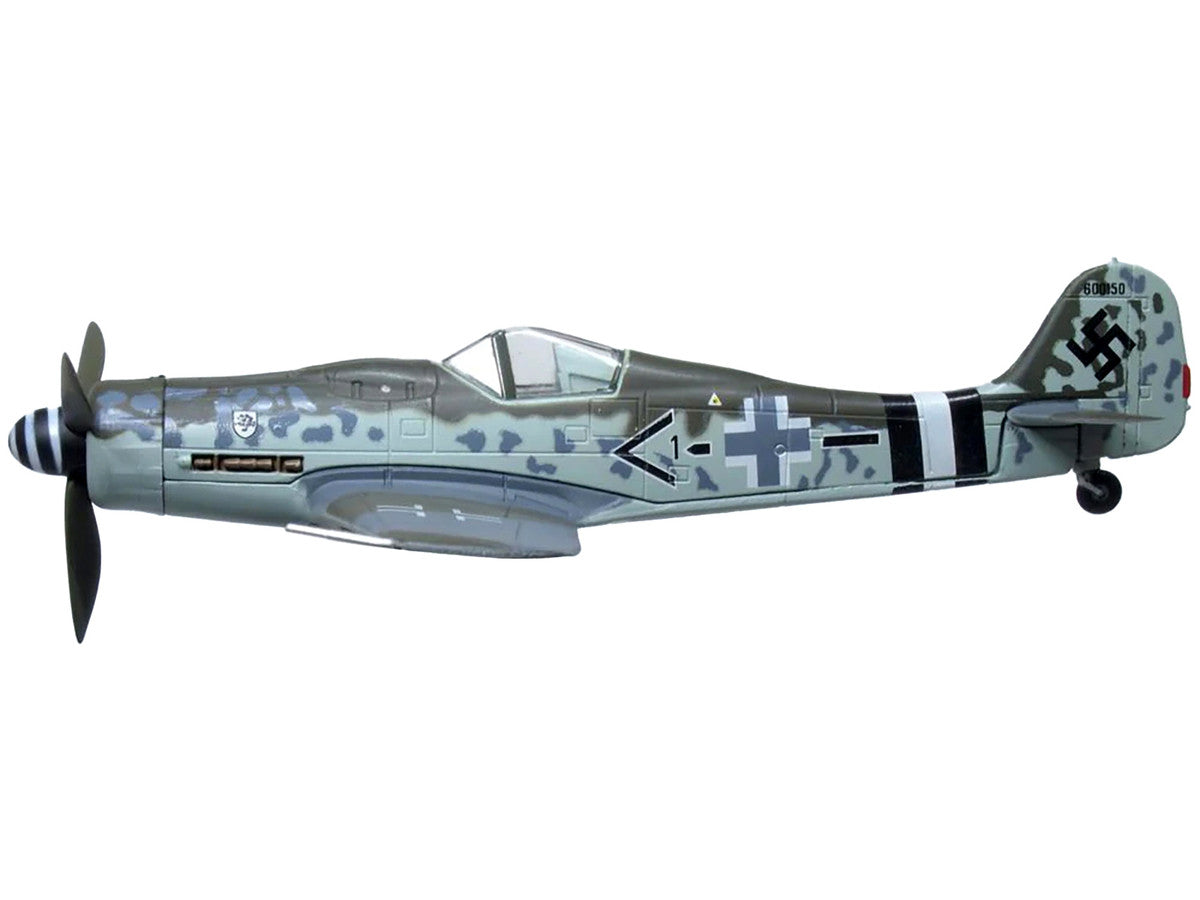 Focke-Wulf Fw190D-9 Fighter Aircraft "600150 JG-4 Frankfurt Rhine-Main Airfield" (1945) German Luftwaffe "Oxford Aviation" 1/72 Diecast Model Airplane by Oxford Diecast-1