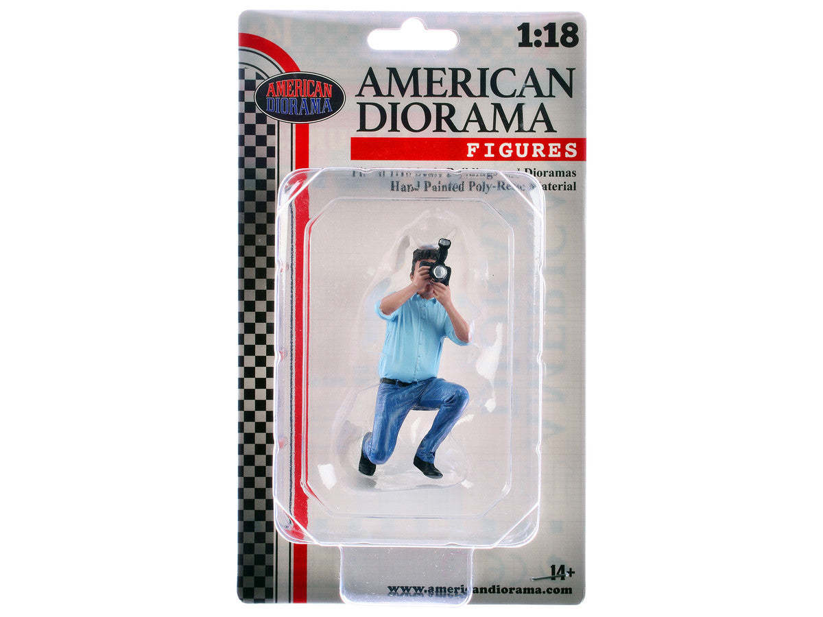 "Photographers" Figure #3 for 1/18 Scale Models by American Diorama American Diorama