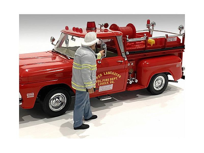 "Firefighters" Fire Captain Figure for 1/24 Scale Models by American Diorama American Diorama