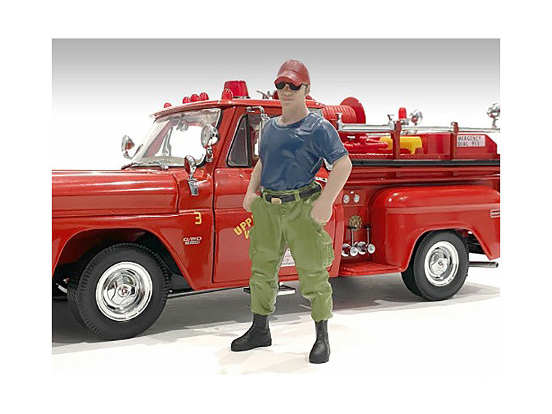 "Firefighters" Off Duty Figure for 1/24 Scale Models by American Diorama American Diorama