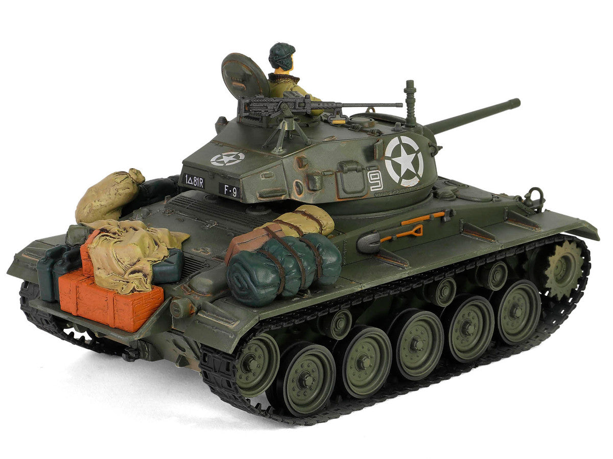 M24 Chaffee Light Tank "8th Armored Division 36th Tank Batallion, Rheinberg Germany World War II" (1945) United States Army "Armoured Fighting Vehicle" Series 1/32 Diecast Model by Forces of Valor-2