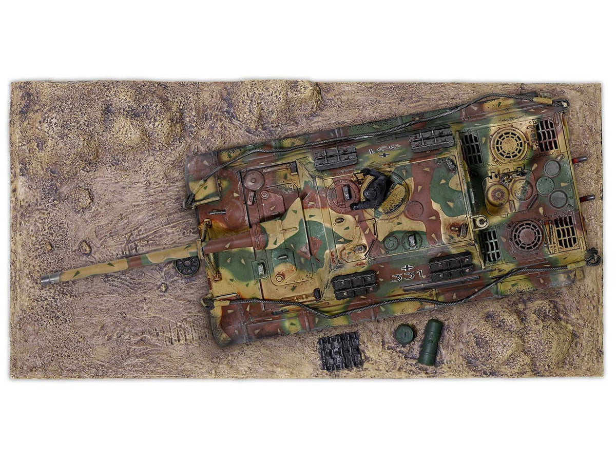 German Sd.Kfz.186 Panzerjager Tiger Ausf. B Heavy Tank "JagdTiger (Henschel suspension) No.331 sPzJgrAbt 653 Germany" (1945) German Army "Armored Fighting Vehicle" Series 1/32 Diecast Model by Forces of Valor Forces Of Valor