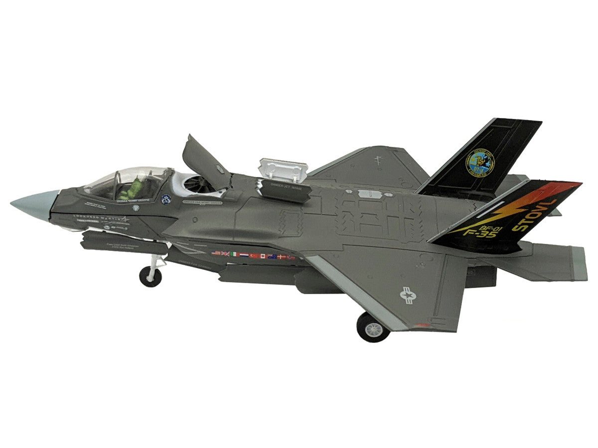 Lockheed Martin F-35B (STOVL) Lightning II Aircraft "BF-01 Prototype Air Test an Evaluation Squadron 23 (VX-23) Salty Dogs" (2009) United States Navy 1/72 Diecast Model Airplane Other