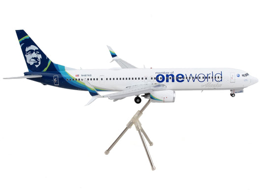 Boeing 737-900ER Commercial Aircraft with Flaps Down "Alaska Airlines - One World" White with Blue Tail "Gemini 200" Series 1/200 Diecast Model Airplane by GeminiJets