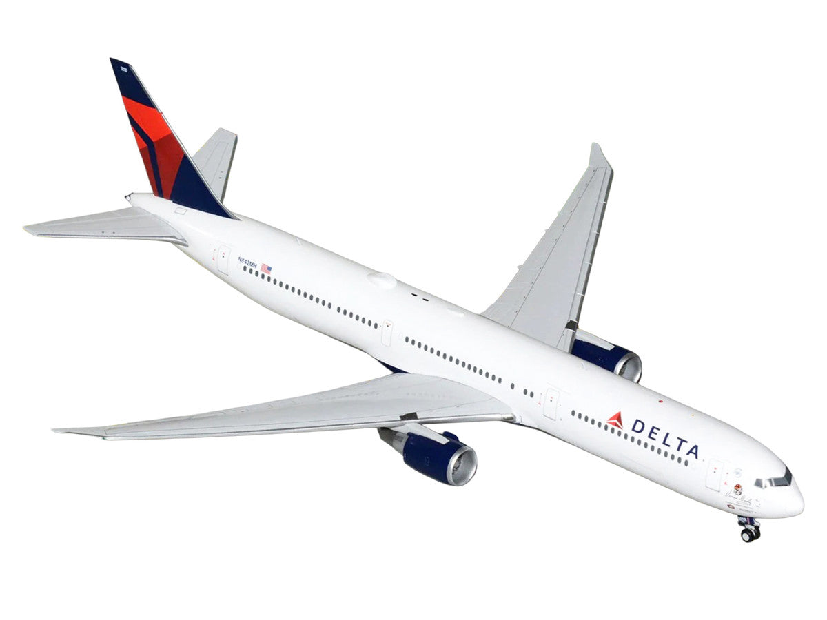 Boeing 767-400ER Commercial Aircraft "Delta Air Lines" (N482MH) White with Blue and Red Tail "Gemini 200" 1/200 Diecast Model Airplane by GeminiJets GeminiJets