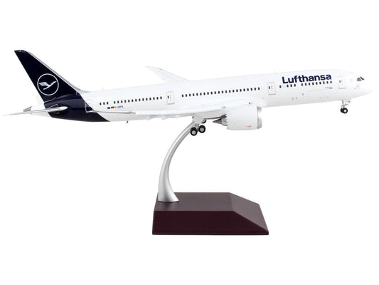 Boeing 787-9 Commercial Aircraft with Flaps Down "Lufthansa" White with Blue Tail "Gemini 200" Series 1/200 Diecast Model Airplane by GeminiJets-1