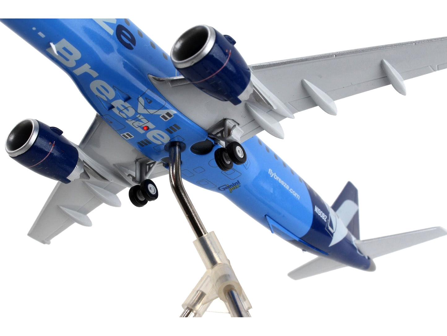 Embraer ERJ-195 Commercial Aircraft "Breeze Airways" Blue "Gemini 200" Series 1/200 Diecast Model Airplane by GeminiJets