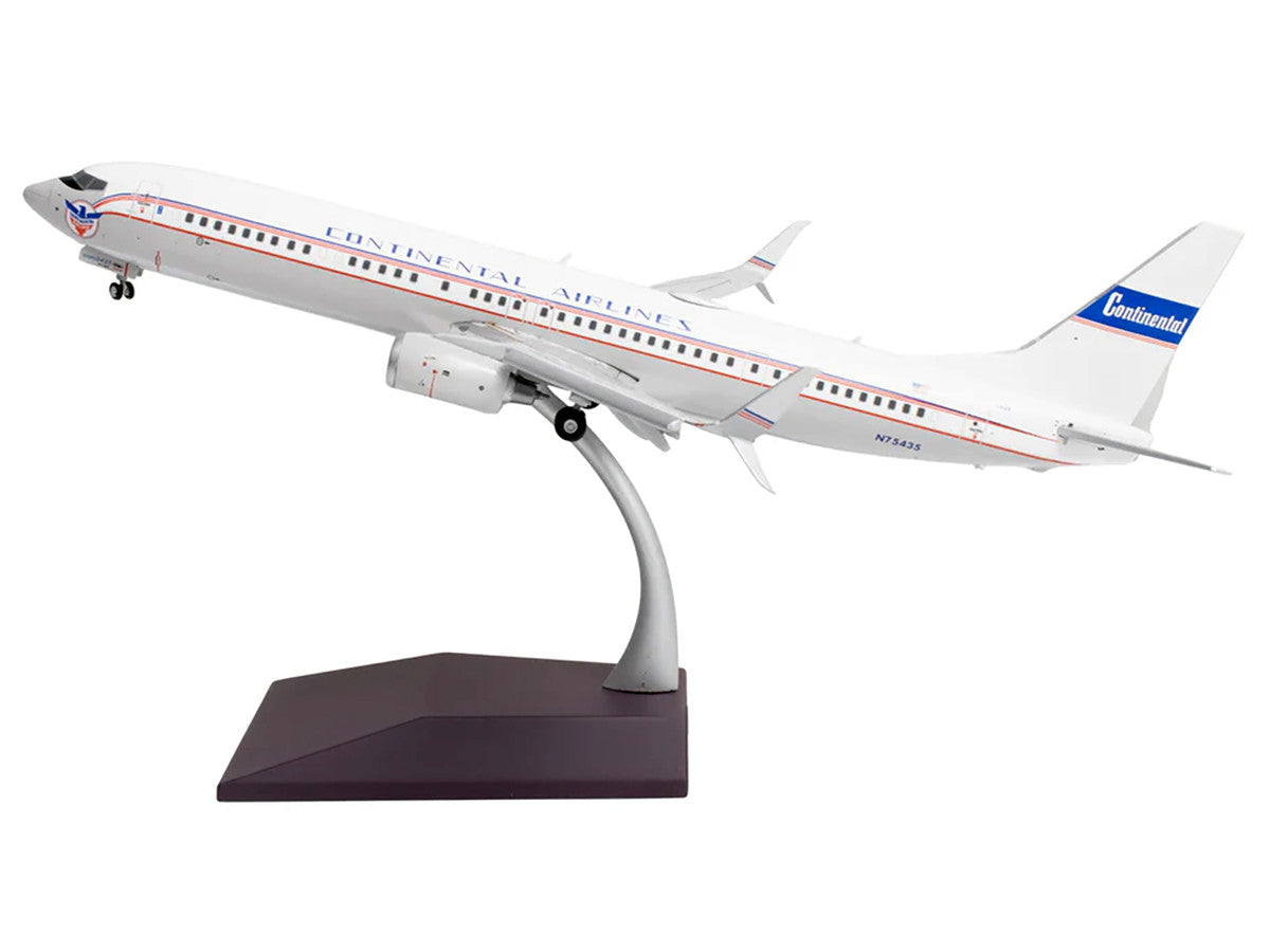 Boeing 737-900ER Commercial Aircraft with Flaps Down "Continental Airlines - United Airlines" (N75435) White with Red and Blue Stripes "Gemini 200" Series 1/200 Diecast Model Airplane by GeminiJets GeminiJets