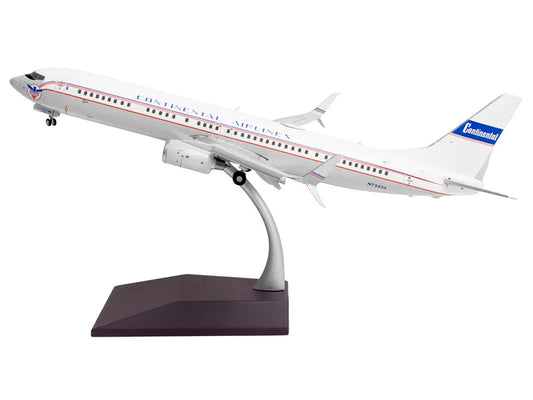 Boeing 737-900ER Commercial Aircraft with Flaps Down "Continental Airlines - United Airlines" (N75435) White with Red and Blue Stripes "Gemini 200" Series 1/200 Diecast Model Airplane by GeminiJets GeminiJets