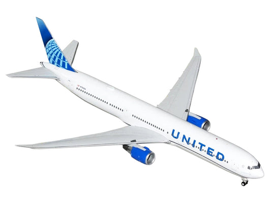 Boeing 767-400 Commercial Aircraft "United Airlines" (N76064) White with Blue Tail Graphics "Gemini 200" Series 1/200 Diecast Model Airplane by GeminiJets GeminiJets