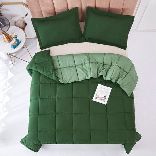 Full/Queen Traditional Microfiber Reversible 3 Piece Comforter Set in Green-0