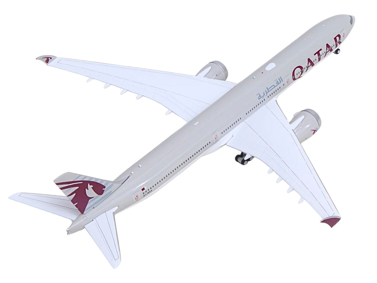 Boeing 777-9 Commercial Aircraft "Qatar Airways" (A7-BKA) Gray with Dark Red Tail Graphics 1/400 Diecast Model GeminiJets GeminiJets