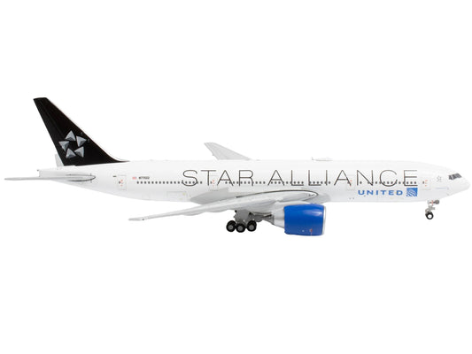 Boeing 777-200ER Commercial Aircraft "United Airlines Star Alliance" (N77022) White with Black Tail 1/400 Diecast Model Airplane by GeminiJets