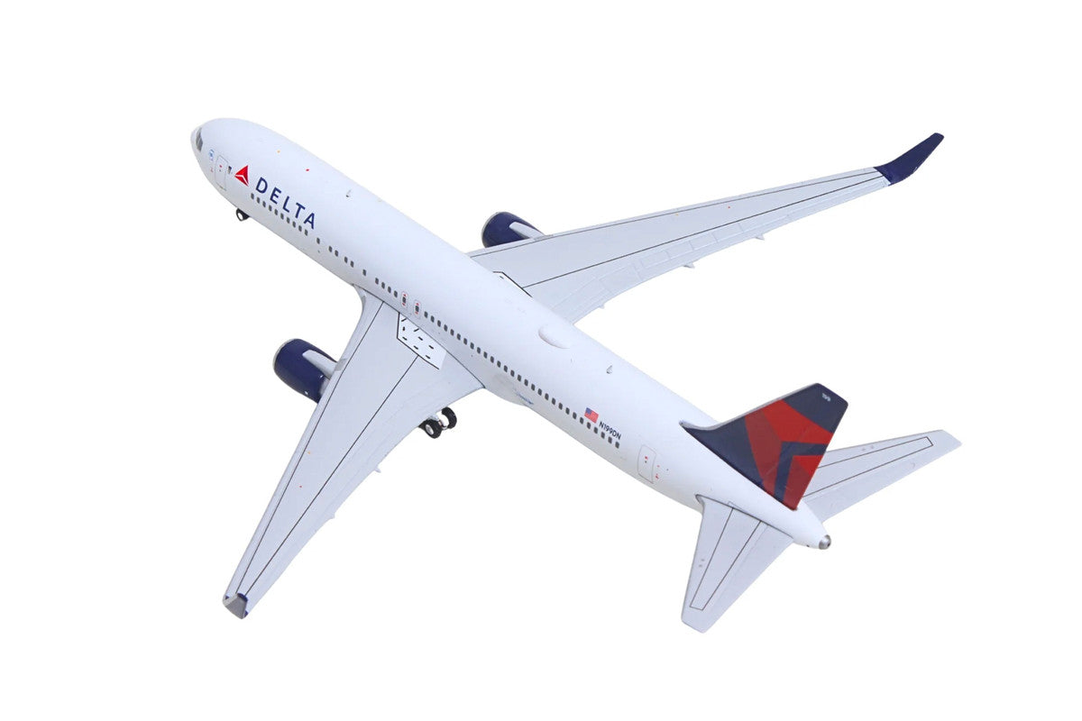 Boeing 767-300ER Commercial Aircraft "Delta Air Lines" (N199DN) White with Red and Blue Tail 1/400 Diecast Model by GeminiJets GeminiJets