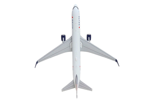 Boeing 767-300ER Commercial Aircraft "Delta Air Lines" (N199DN) White with Red and Blue Tail 1/400 Diecast Model by GeminiJets-0