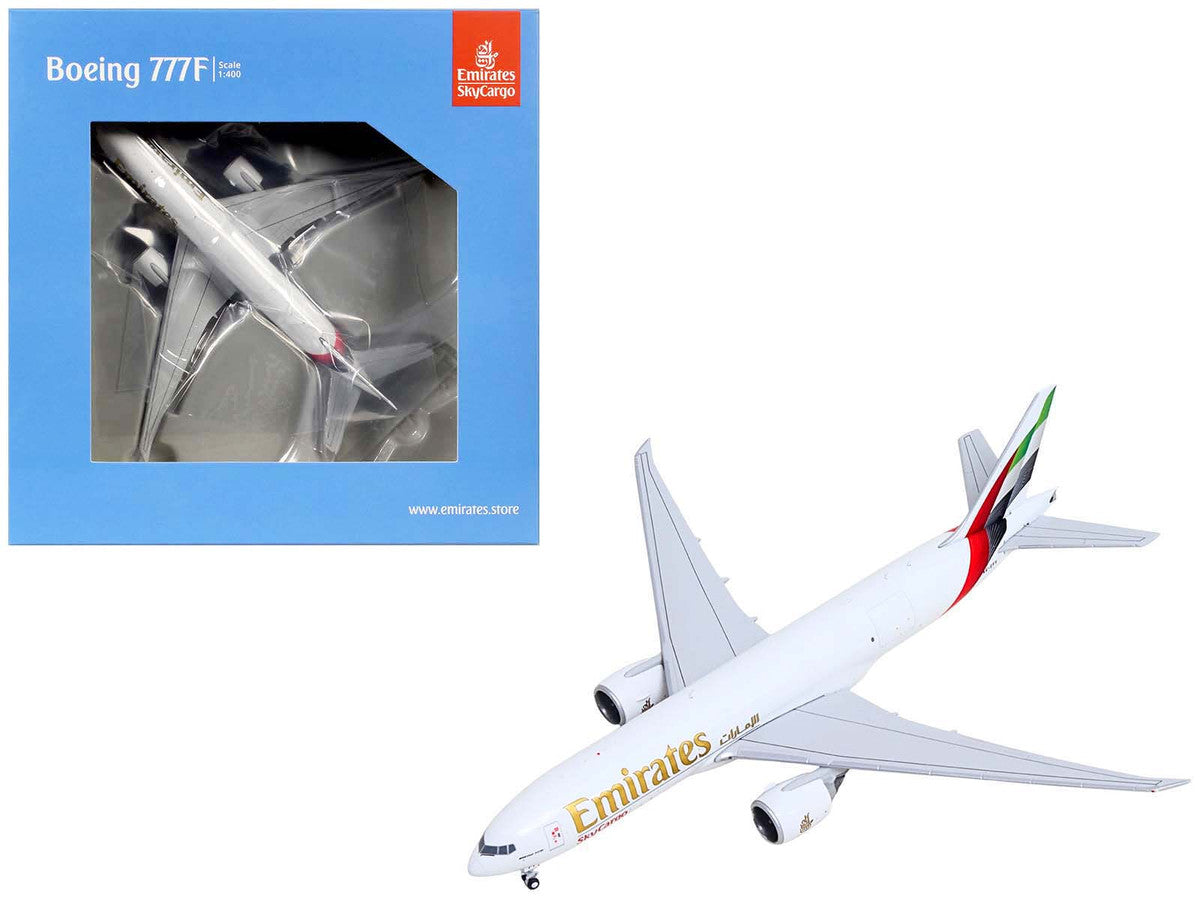 Boeing 777F Commercial Aircraft "Emirates SkyCargo" (A6-EFV) White with Striped Tail 1/400 Diecast Model by GeminiJets GeminiJets
