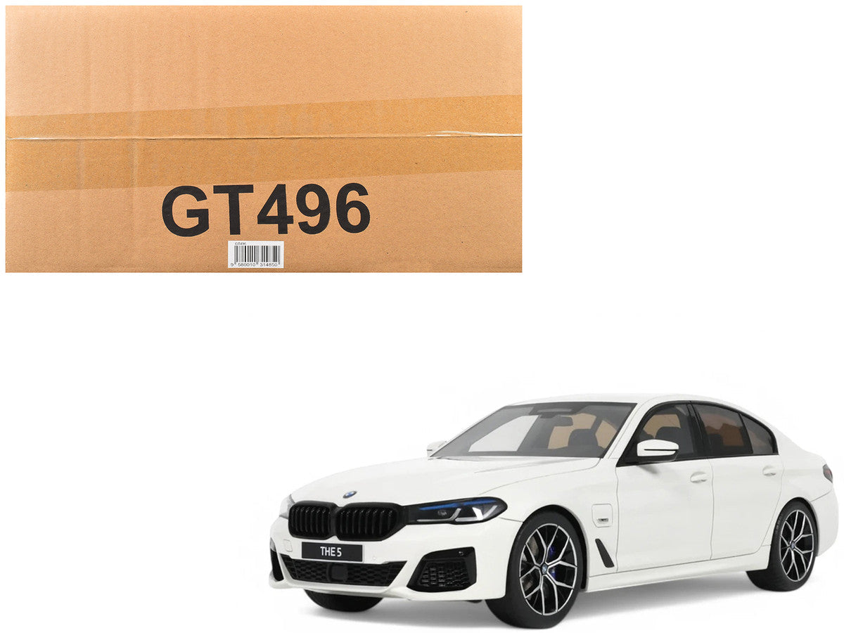 2023 BMW 545e xDrive M Sport Alpine White 1/18 Model Car by GT Spirit GT Spirit