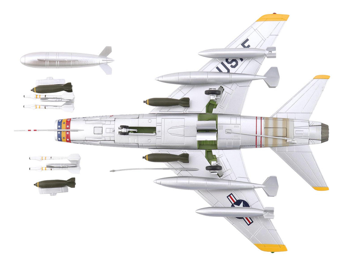 North American F-100D Super Sabre Fighter Aircraft "FW-871 81st TFS 50th TFW France" (1958) United States Air Force "Air Power Series" 1/72 Diecast Model by Hobby Master Hobby Master