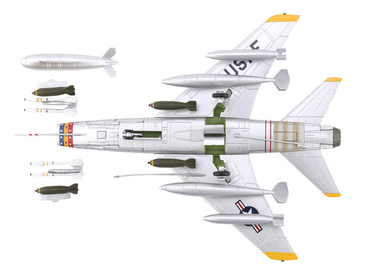 North American F-100D Super Sabre Fighter Aircraft "FW-871 81st TFS 50th TFW France" (1958) United States Air Force "Air Power Series" 1/72 Diecast Model by Hobby Master Hobby Master