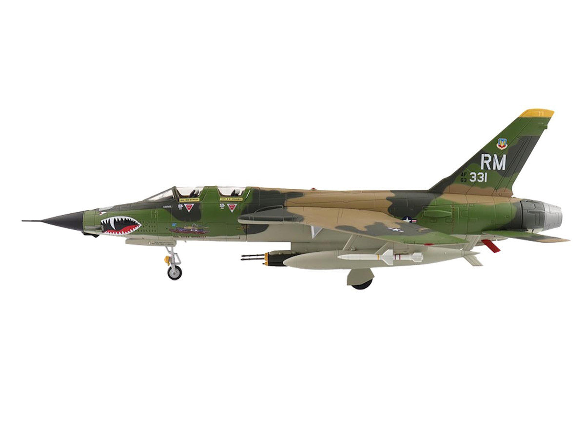 Republic F-105F Thunderchief Fighter-Bomber Aircraft "63-8331 Red River Showboat 354th Tactical Fighter Squadron 355th Tactical Fighter Wing Takhli Royal Thai AFB" United States Air Force "Air Power Series" 1/72 Diecast Model by Hobby Master-0