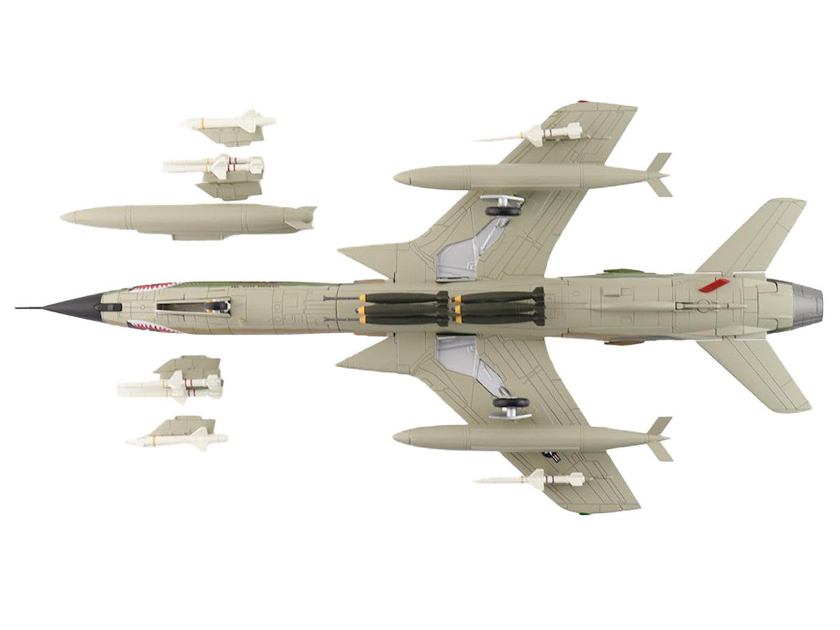 Republic F-105F Thunderchief Fighter-Bomber Aircraft "63-8331 Red River Showboat 354th Tactical Fighter Squadron 355th Tactical Fighter Wing Takhli Royal Thai AFB" United States Air Force "Air Power Series" 1/72 Diecast Model by Hobby Master-3