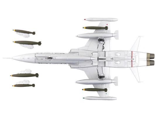 Northrop F-5A Freedom Fighter Aircraft "38381" (1960s) United States Air Force "Air Power Series" 1/72 Diecast Model by Hobby Master-1