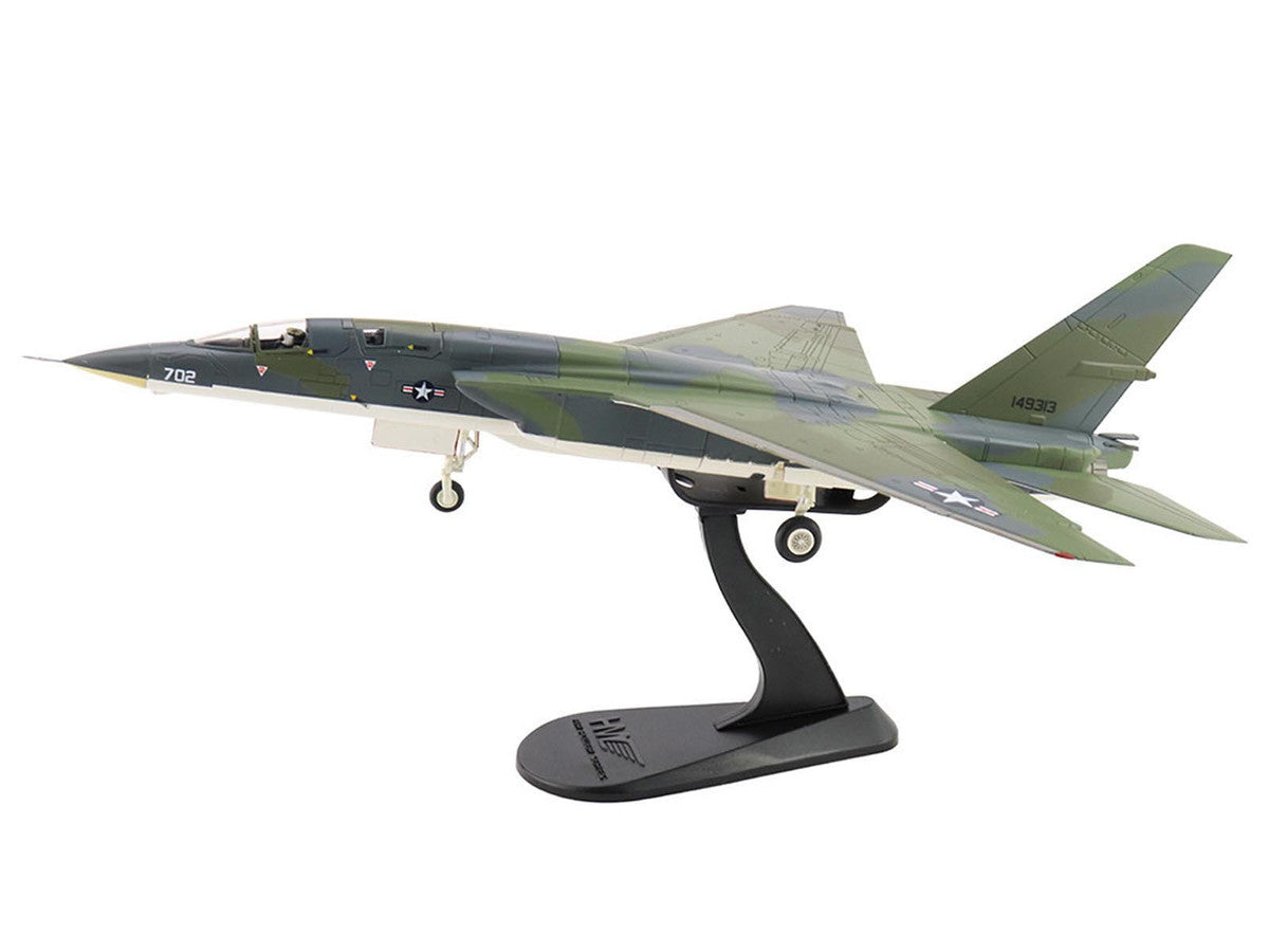 North American RA-5C Vigilante Aircraft "149313 RVAH-6 Fleurs Experimental Scheme USS Constellation" (1966) United States Navy "Air Power Series" 1/72 Diecast Model by Hobby Master Hobby Master