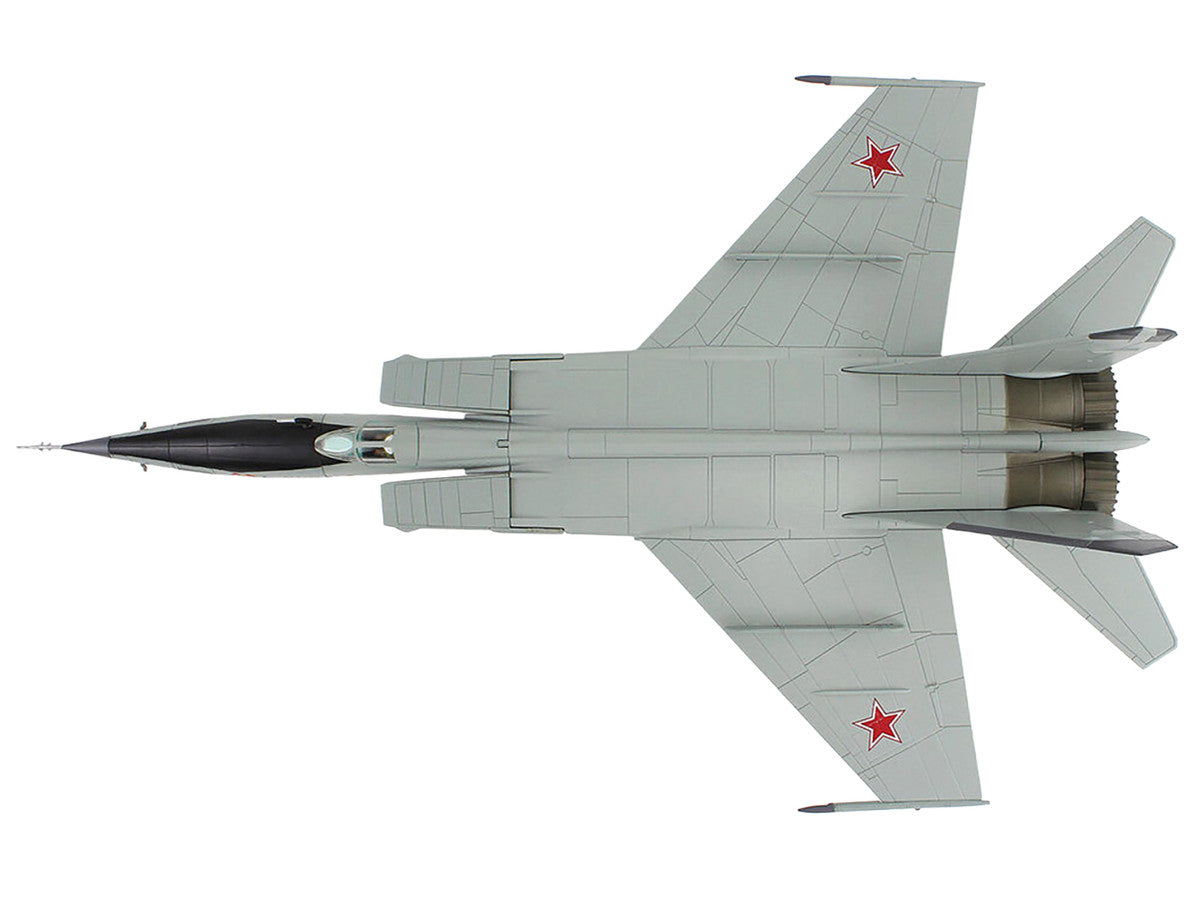 Mikoyan-Gurevich MiG-25RBT Aircraft "Red 46 47th Guards Reconnaissance Aviation Regiment 2nd Squadron" (2001) Russian Air Force "Air Power Series" 1/72 Diecast Model by Hobby Master-2