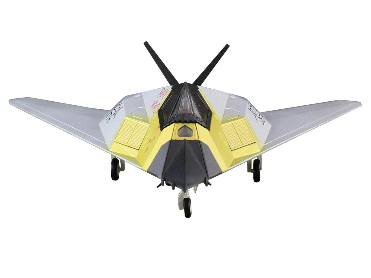 Lockheed F-117A Nighthawk Stealth Aircraft "Toxic Death" (1991) "Air Power Series" 1/72 Diecast Model by Hobby Master-1