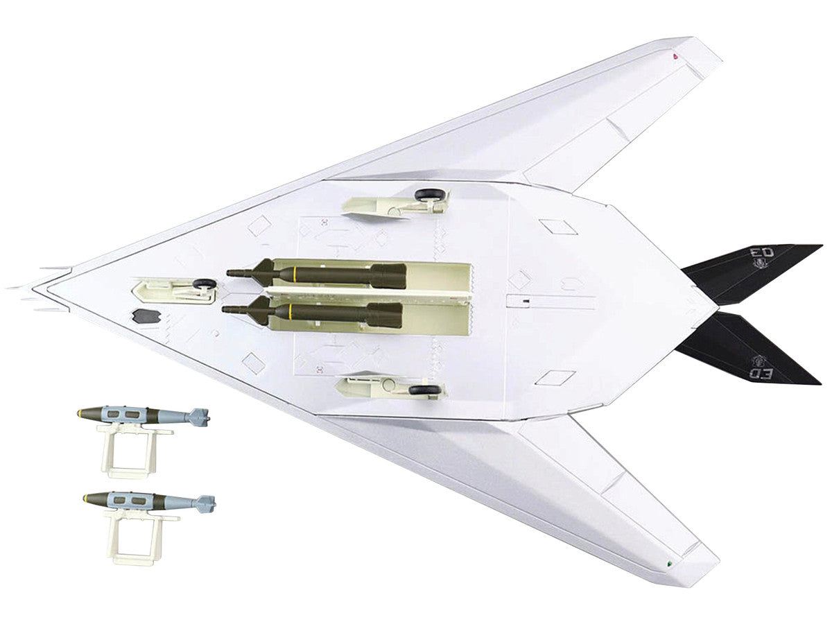 Lockheed F-117A Nighthawk Stealth Aircraft "Toxic Death" (1991) "Air Power Series" 1/72 Diecast Model by Hobby Master-3