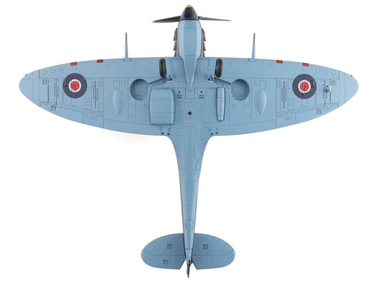 Supermarine Spitfire Mk.Vb Trop Fighter Aircraft "EP706 George Beurling No. 249 Squadron Malta" (1942) British Royal Air Force "Air Power Series" 1/48 Diecast Model by Hobby Master Hobby Master