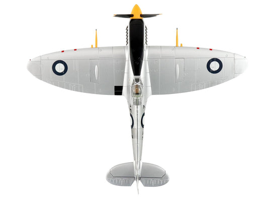 Supermarine Spitfire Mk VIII Fighter Aircraft "A53-379 Flight Lieutenant David Glaser No. 549 Squadron Strauss Airstrip" (1944) Royal Australian Air Force "Air Power Series" 1/48 Diecast Model by Hobby Master-0