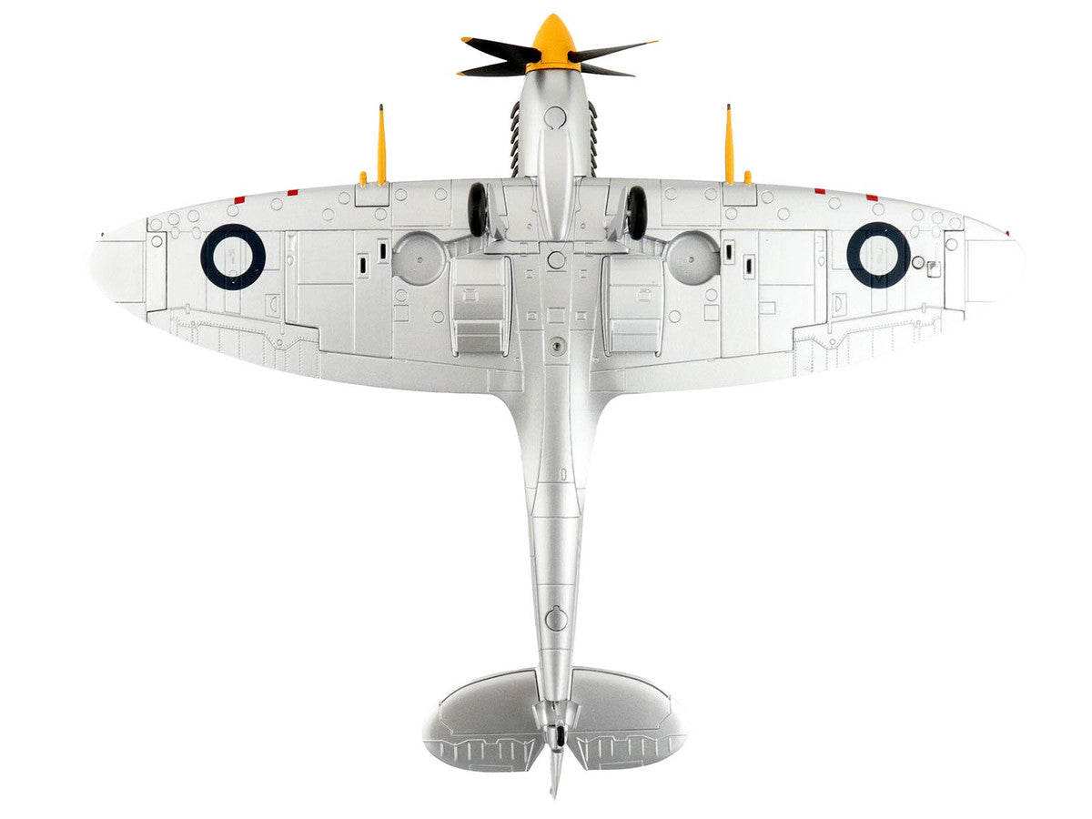 Supermarine Spitfire Mk VIII Fighter Aircraft "A53-379 Flight Lieutenant David Glaser No. 549 Squadron Strauss Airstrip" (1944) Royal Australian Air Force "Air Power Series" 1/48 Diecast Model by Hobby Master-2