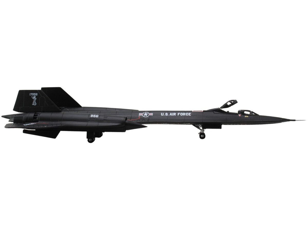 Lockheed SR-71B Blackbird Stealth Aircraft "9th Strategic Reconnaissance Wing Beale Air Base Gumby" United States Air Force 1/200 Diecast Model Airplane by Herpa Herpa