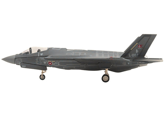 Lockheed Martin F-35A Lightning II Aircraft "Eskadrille 727 Skrydstrup Air Base" (L-007) Royal Danish Air Force 1/200 Diecast Model by Herpa Herpa