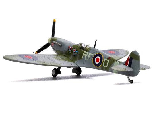 Supermarine Spitfire Mk Vb Fighter Aircraft "EN951 Ace Jan Zumbach No. 303 Polish Kosciuszko Squadron" (1943) Royal Air Force 1/72 Diecast Model by Legion Legion